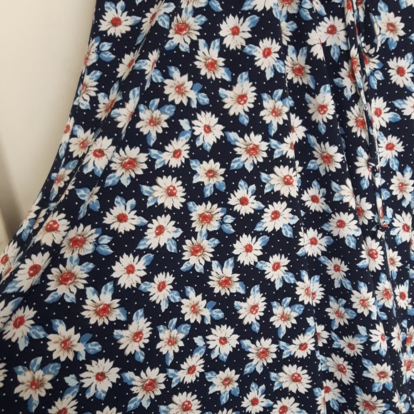 Monteau Stretchy Floral Dress - Picture 3 of 6